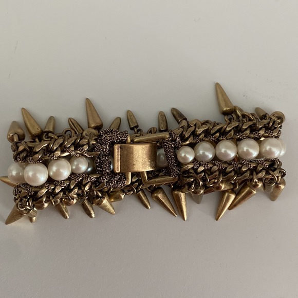 Stella and Dot faux Pearl, spike, snap close bracelet with box - Picture 4 of 7